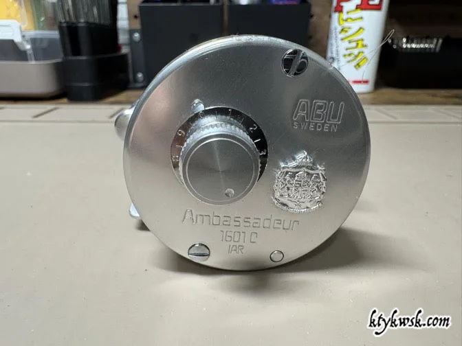 Ambassadeur 1601C AIR SBFEX。サイドカップ。パーミング側。